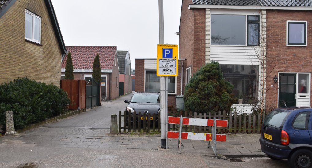 Brandgang afgesloten voor autoverkeer.