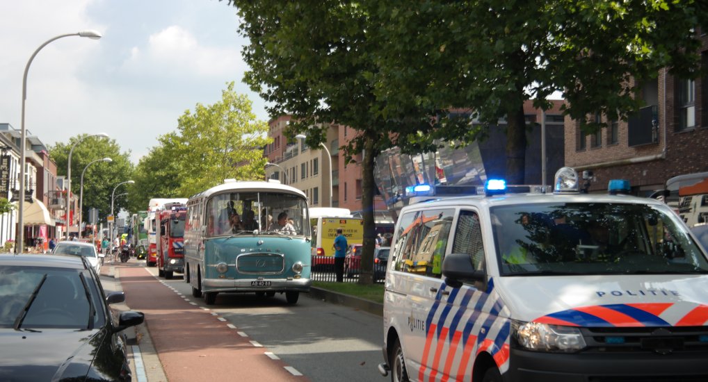 Najaars Trucktour over de Oostlaan.