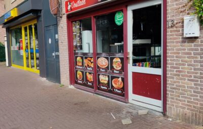 Ruit ingegooid bij Bakkerij Oostlaan