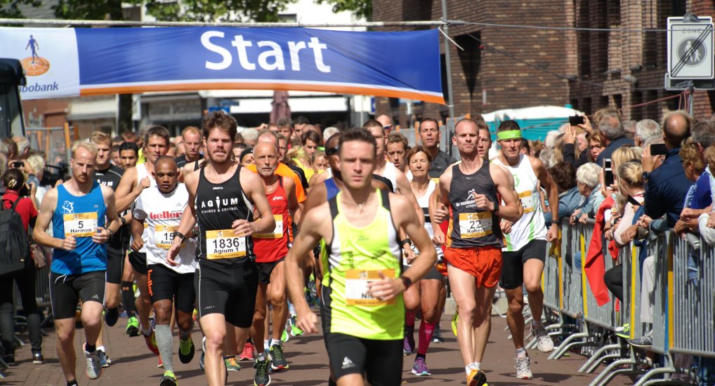 Oostland 1/2 Marathon in het centrum.