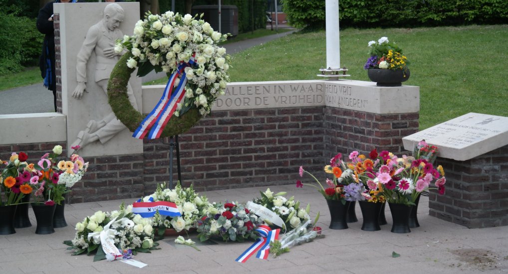 Dodenherdenking monument Emmapark.