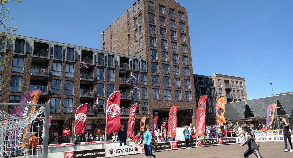 Straatvoetbaltoernooi Raadhuisplein.