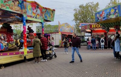 Paaskermis op het Raadhuisplein