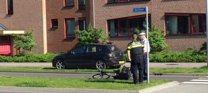 Fietser aangereden rotonde Oostlaan. Fietser aangereden rotonde Oostlaan.
