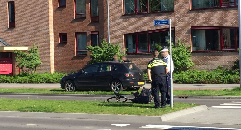 Fietser aangereden rotonde Oostlaan.