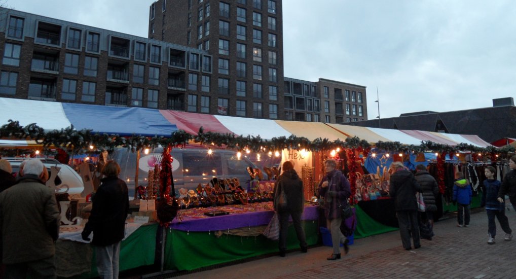 Kerstmarkt in winkelcentrum Ackershof.