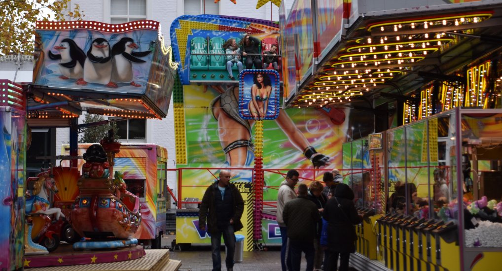 Kermis op het Raadhuisplein.