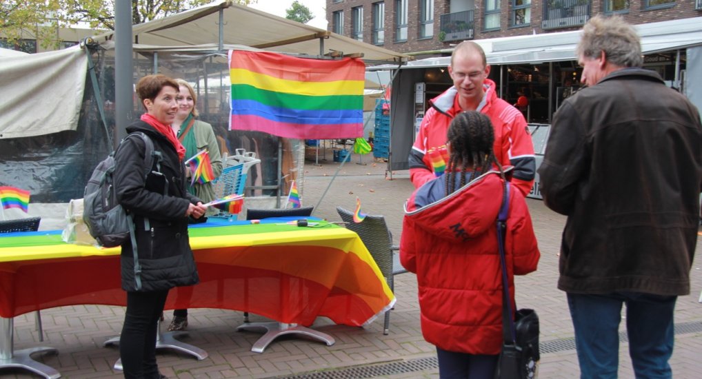 Coming-Outdag op het Raadhuisplein.