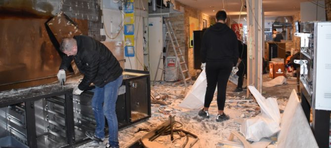 Mega verbouwing Kebab Oostlaan. Mega verbouwing Kebab Oostlaan.