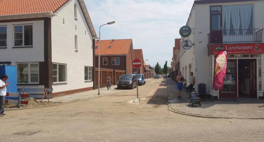 Emmastraat open voor verkeer !