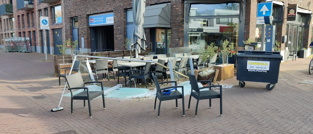Terrasruit Emmapark/Kerkweg kapot