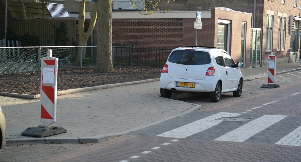 Niet parkeren gedeelte Stationsstraat.