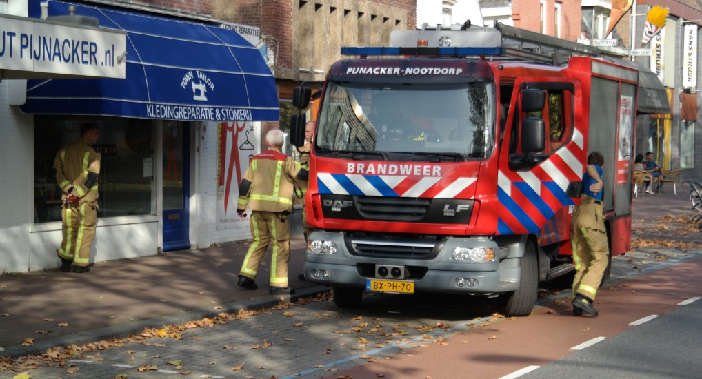 Brandgerucht bij kledingreparatie Westlaan.