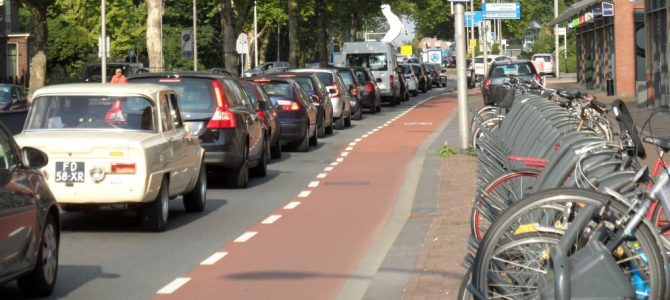 Handhaving in Pijnacker centrum. Handhaving in Pijnacker centrum.