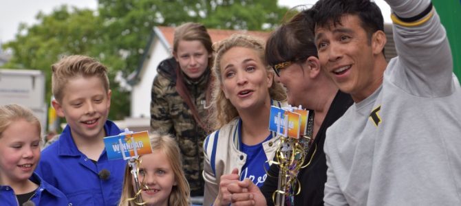 Hou ’t Schoon op het Raadhuisplein. Hou ’t Schoon op het Raadhuisplein.