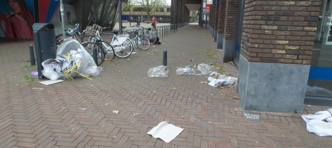 Zwerfafval bij Ackershof2. Zwerfafval bij Ackershof2.