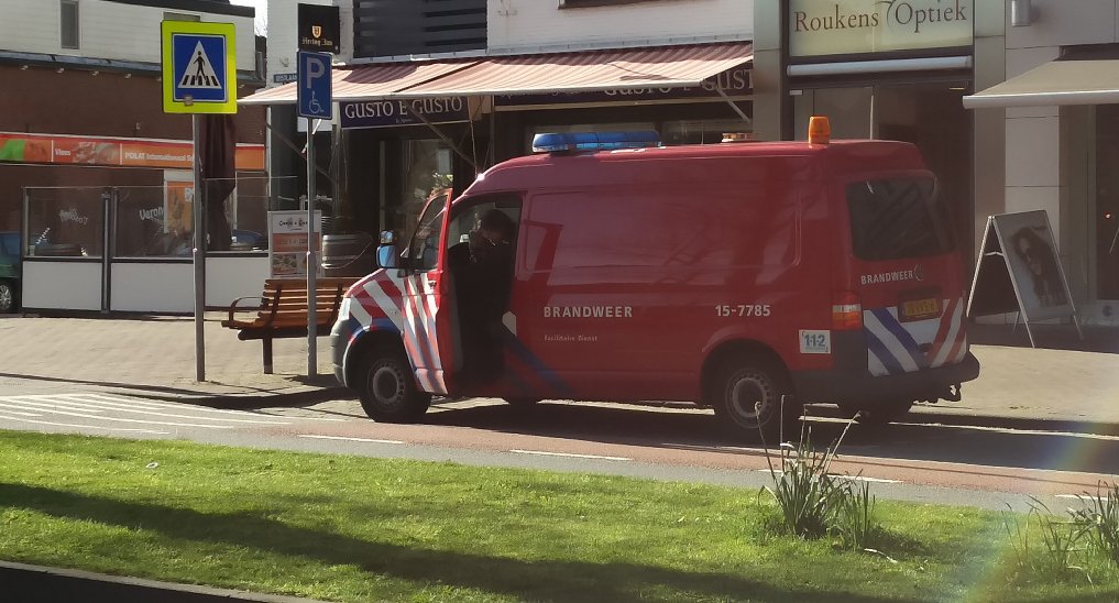 Brandweer negeert Invalide bord.