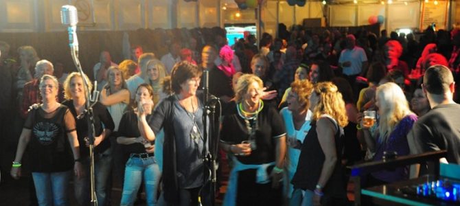 Gezellige 35 Plus Soos. Gezellige 35 Plus Soos.