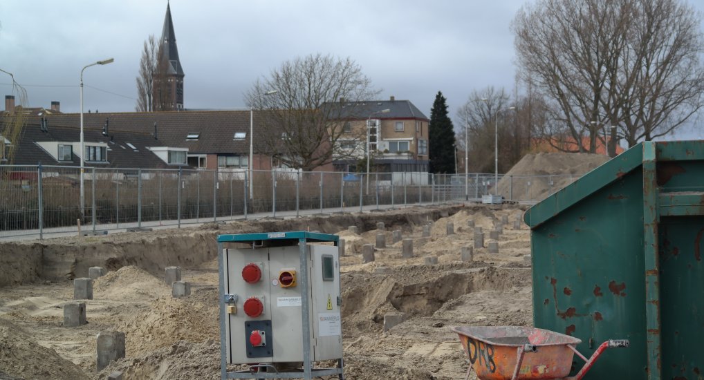 Heipalen Stationsplein geslagen.