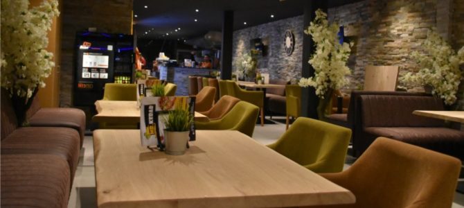 Kebab Oostlaan is weer open. Kebab Oostlaan is weer open.