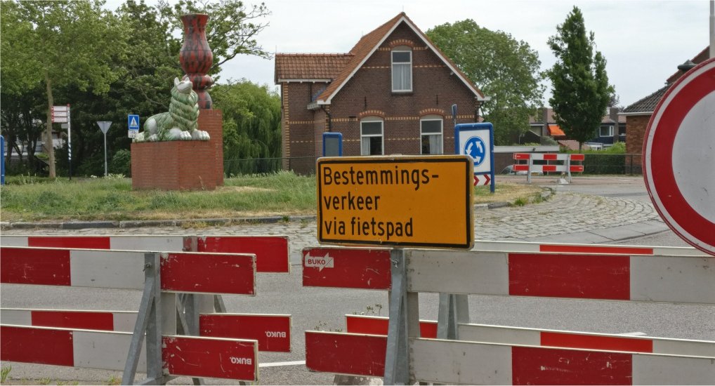 Delftsestraatweg een maand afgesloten.