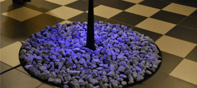Burgemeester onthult lichtmonument. Burgemeester onthult lichtmonument.