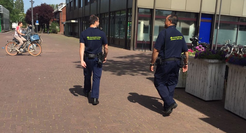 Politievrijwilligers in het centrum.