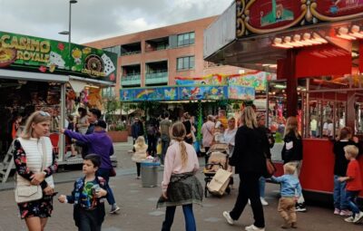 Paaskermis op het Raadhuisplein