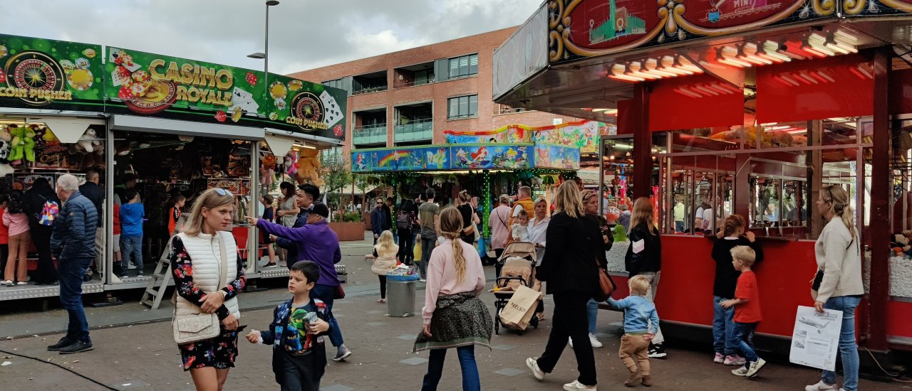 Paaskermis op het Raadhuisplein