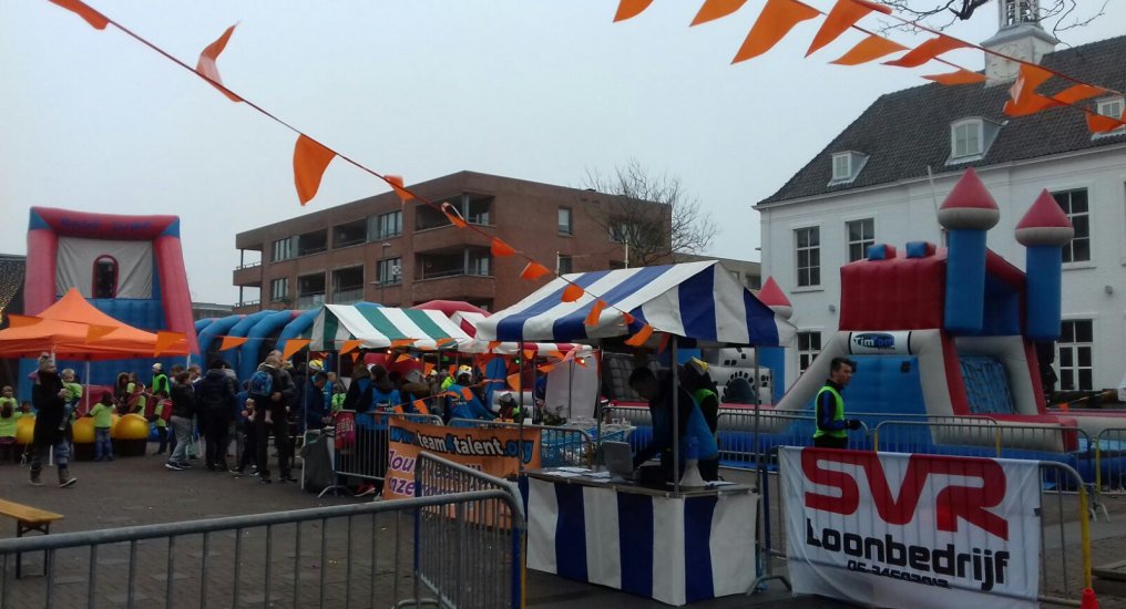 Winterdorp op het Raadhuisplein.