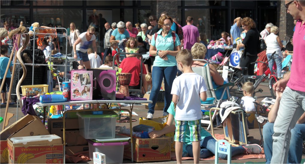 Kinderrommelmarkt Raadhuisplein.