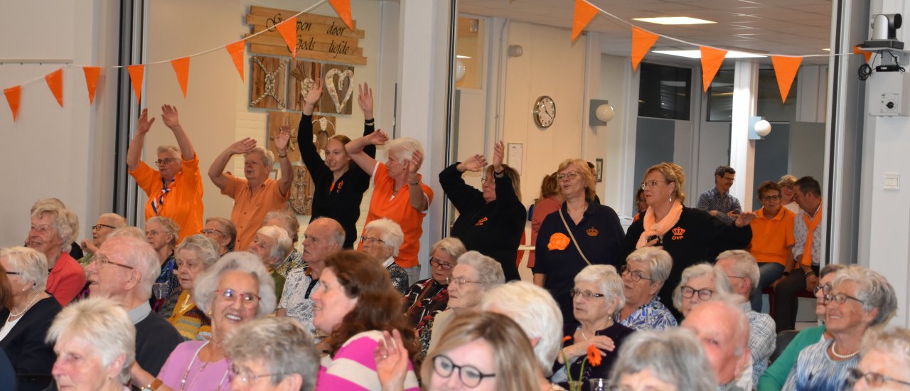 Oranjemiddag in de Acker